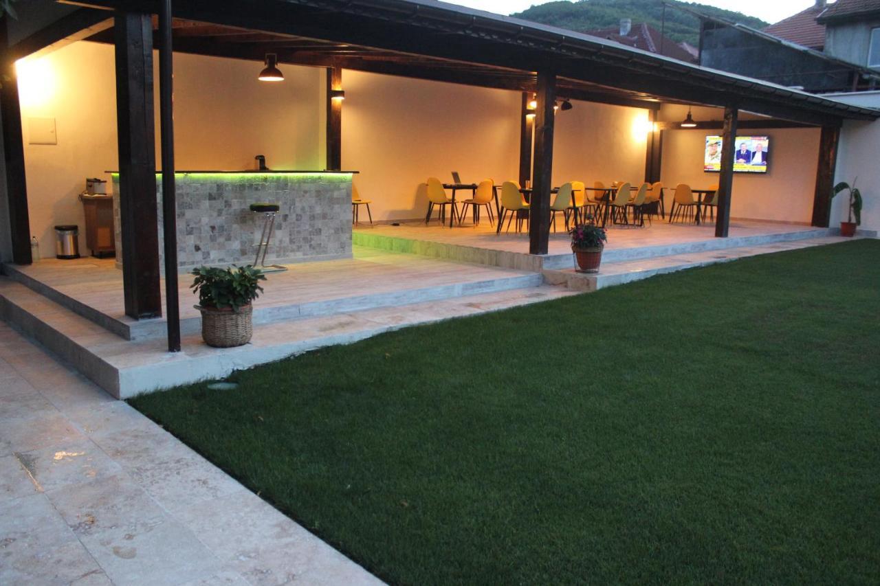 Pretty Garden Villa Orşova Esterno foto