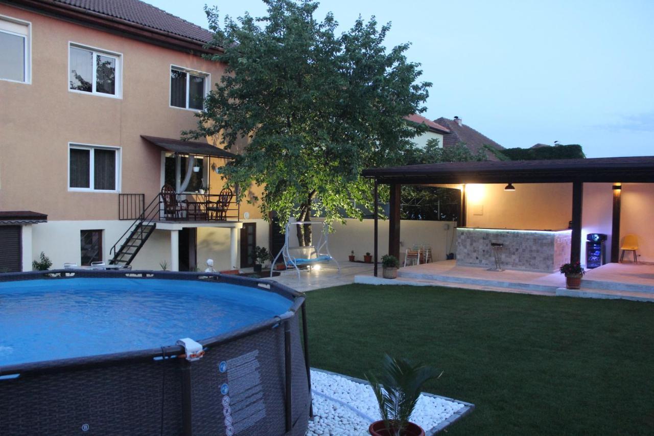 Pretty Garden Villa Orşova Esterno foto