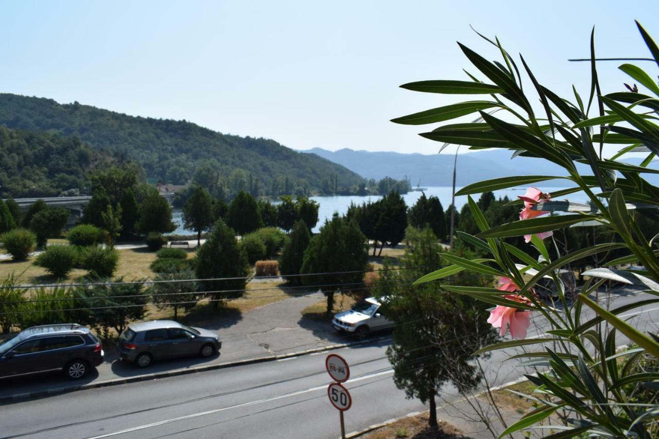 Pretty Garden Villa Orşova Esterno foto